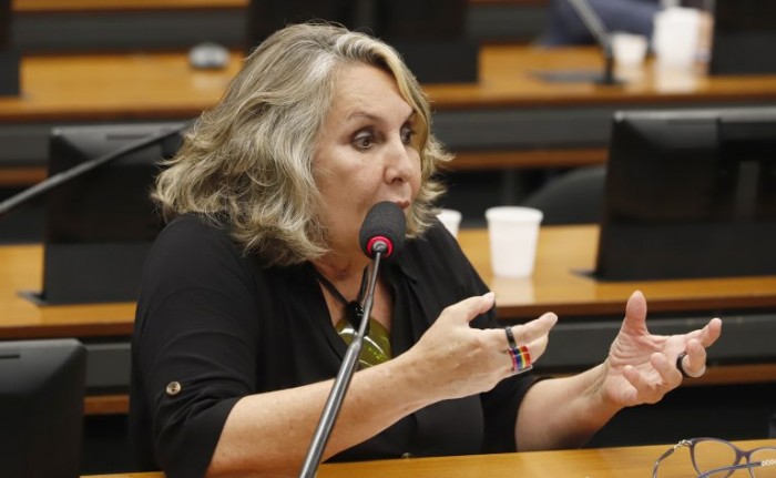 Comissão vai debater situação dos intérpretes de libras em instituições federais