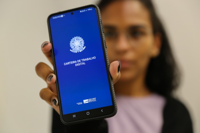 Painel do Sine: postos de Minas oferecem mais de 14,3 mil vagas de emprego