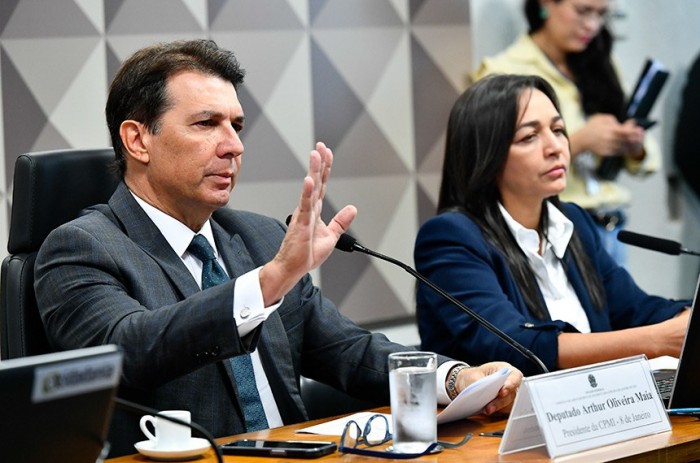 O deputado Arthur Maia é presidente e a senadora Eliziane Gama, relatora da CPMI do 8 de Janeiro - Foto: Geraldo Magela/Agência Senado
