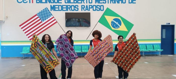 Projeto pedagógico utiliza tecidos africanos no ensino de Matemática e de História