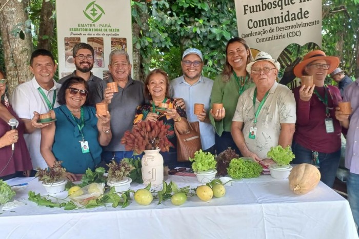 Emater entrega CAR, CAF e Declaração de Atividade Rural a produtores de Outeiro