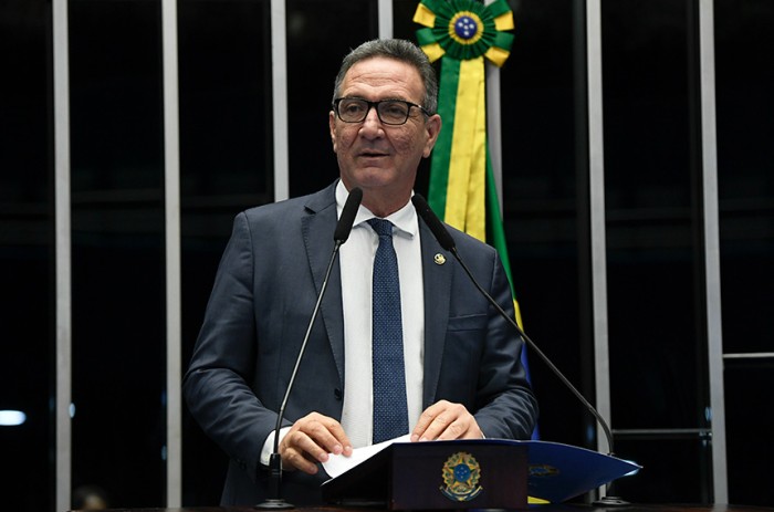 Lucas Barreto pede inclusão de servidores da Emdesur nos quadros da União