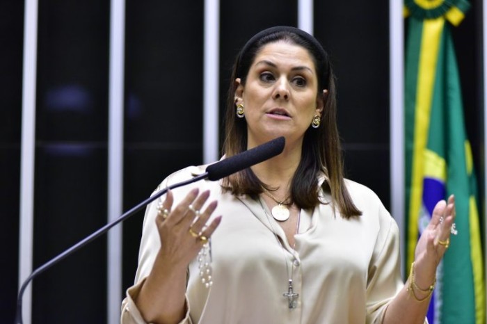 Câmara aprova projeto que cria o Dia Nacional do Rosário da Virgem Maria