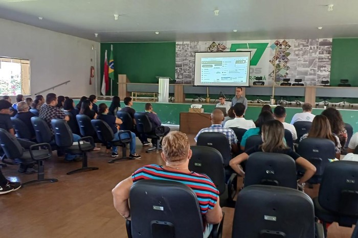 Emater capacita novos servidores temporários do Escritório Central