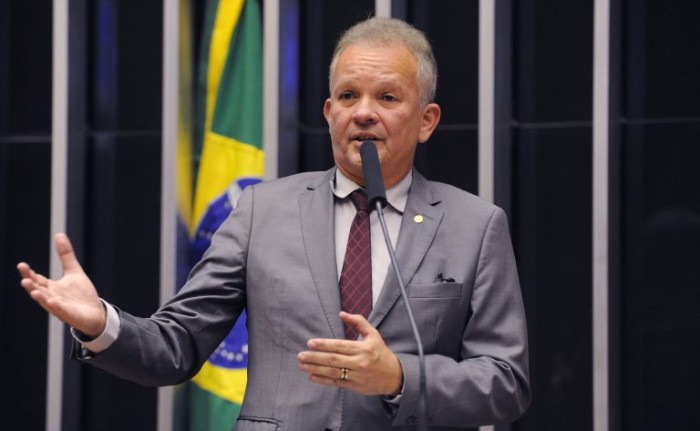 Comissões vão debater destinação de faixa de frequência de rádio