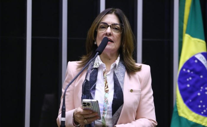 Comissão aprova obrigatoriedade de laboratórios em escolas públicas