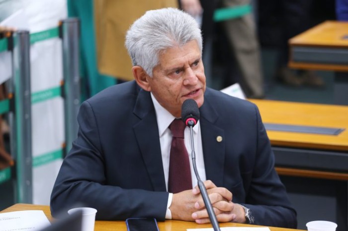Projeto redefine conceito de superendividamento para englobar dívidas em geral