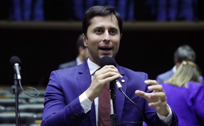 Comissão aprova mais recursos para estudos sobre autismo e Down
