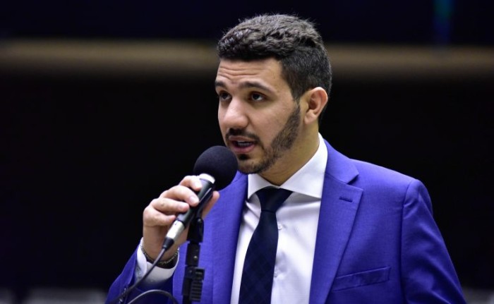 Comissão aprova obrigatoriedade de dispositivo em veículos para abrir porta-malas por dentro