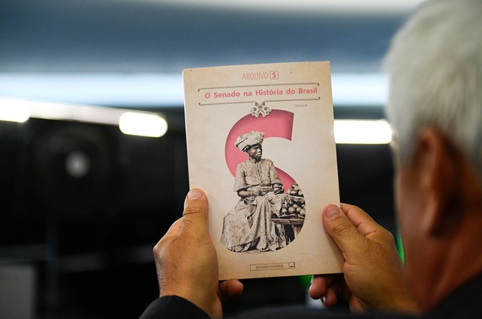 'Live' com historiador marcará lançamento de livro da coleção Arquivo S