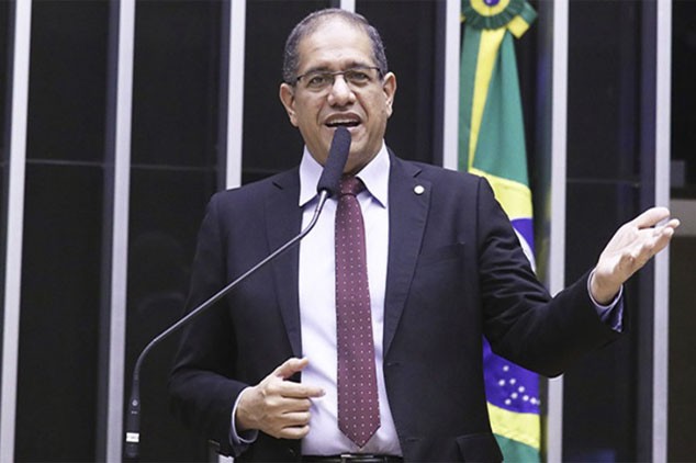 Projeto torna obrigatório uso de mangueiras transparentes em postos de gasolina