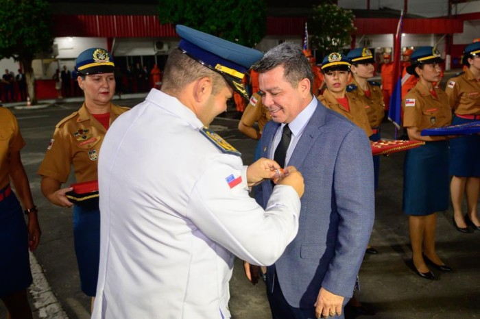 Corpo de Bombeiros celebra 25 anos de independência e entrega mais alta comenda da corporação