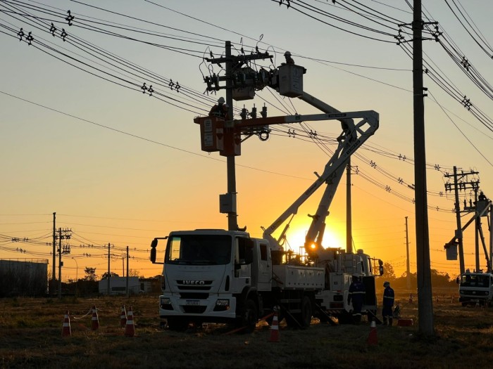 Áreas de Paranoá e Planaltina ficam sem energia para modernização da rede