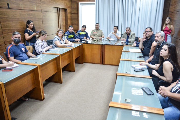 Estado e Acisa homenageiam trabalhadores com Feira do Empreendedor e show da cantora Joelma