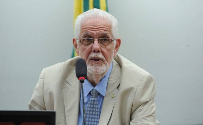 Comissão debate condições de saúde dos trabalhadores da limpeza pública