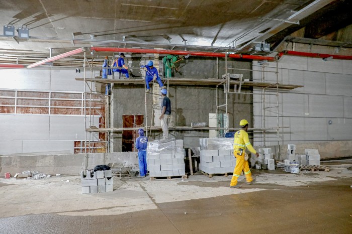 Concluída parede de concreto que protege escada do Túnel de Taguatinga