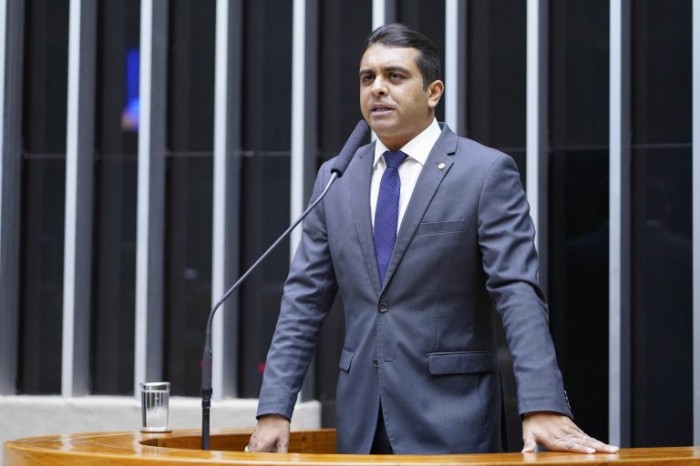 Comissão aprova projeto que altera regras para saque em conta do FGTS