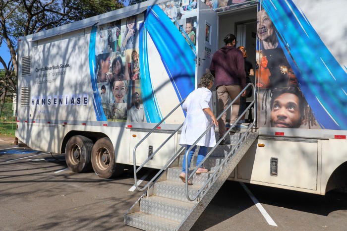 Carreta da Hanseníase faz consultas e testes gratuitos na Asa Norte