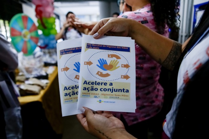 IgesDF alerta profissionais de saúde sobre a importância de limpar as mãos