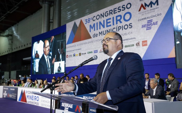 Governador em exercício participa de encerramento do Congresso Mineiro de Municípios