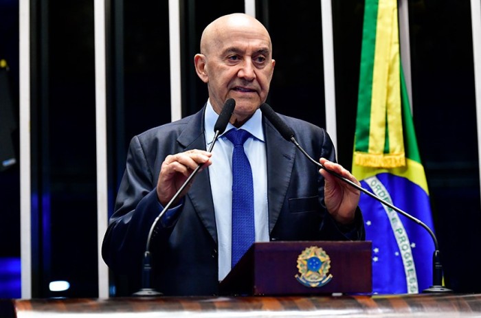 Confúcio pede solução urgente para falta de peritos médicos no interior