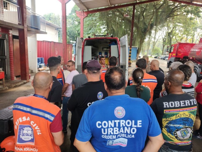 Defesa Civil de Nova Iguaçu ensina voluntários a agirem em casos de emergência com produtos químicos
