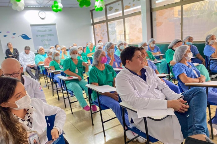 Hospital Metropolitano homenageia profissionais de Enfermagem
