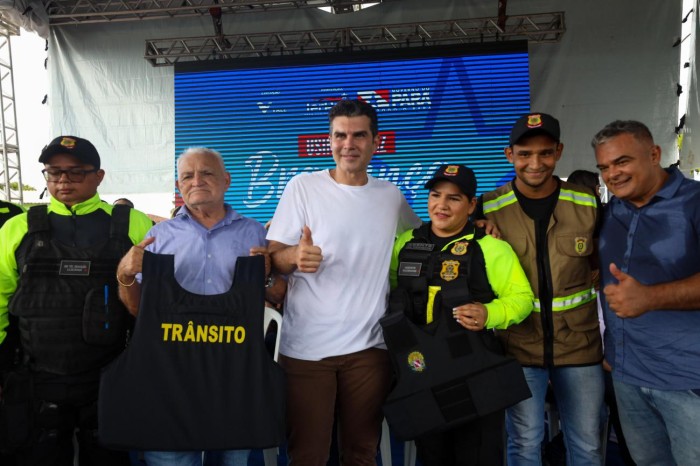 Governo entrega rádios e coletes balísticos para órgãos municipais em Bragança