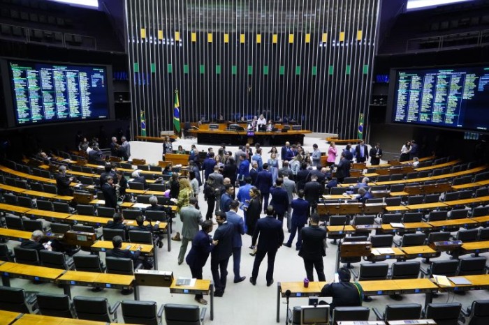 Câmara pode votar nesta quarta-feira punição para quem discriminar profissionais de limpeza pública