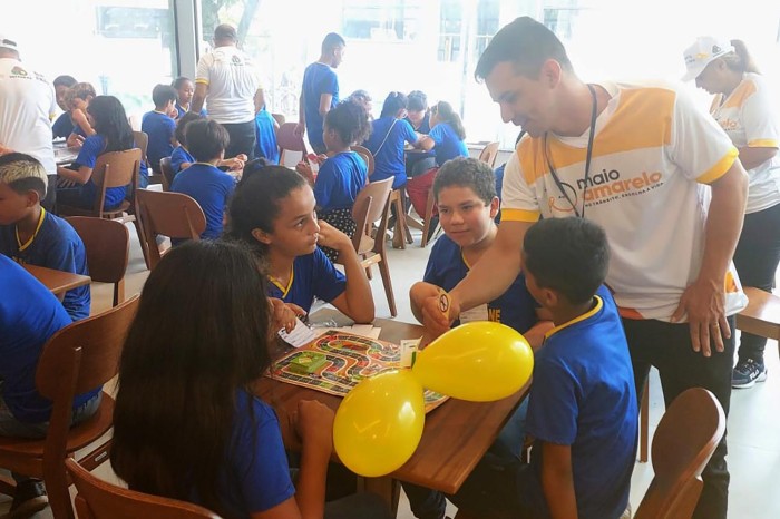 Detran promove programação educativa para estudantes no 'Maio Amarelo' 