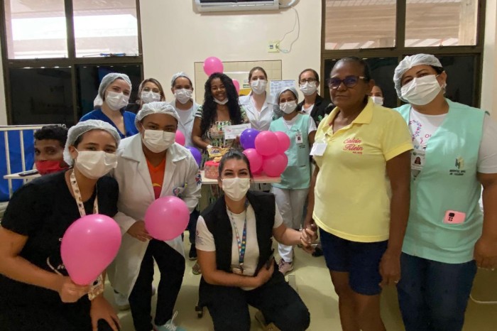 Projeto 'Comemorando com Alegria' celebra aniversário de usuários internados no HGT