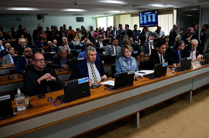 CAE aprova compensação a estados por manutenção de obras federais