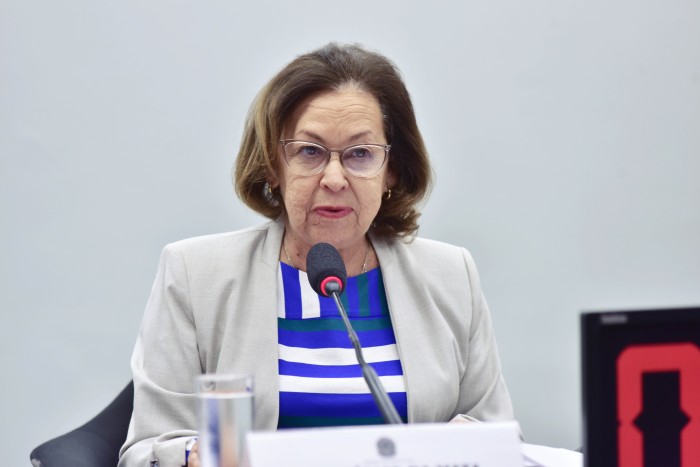 Extensão universitária depende de financiamento permanente, defendem debatedores