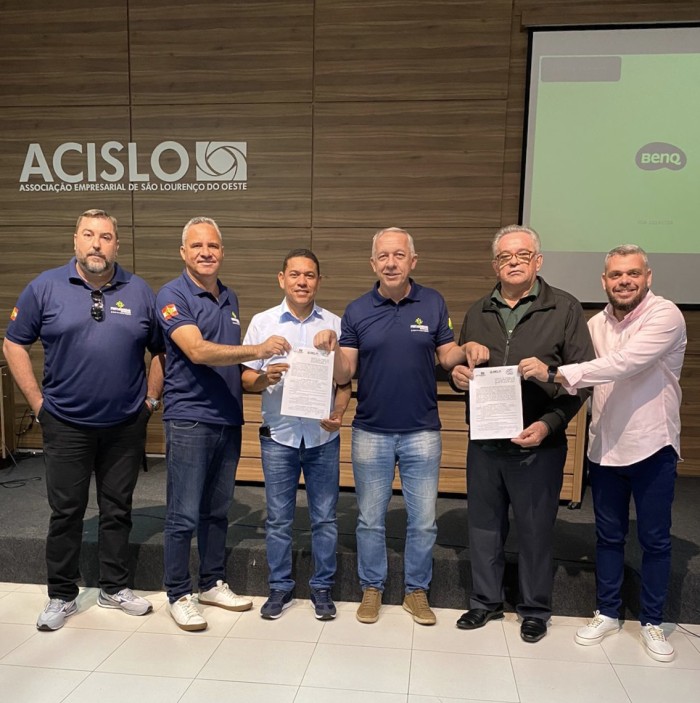 Prefeitos de Plácido de Castro e Assis Brasil firmam acordo de cooperação com cidade catarinense