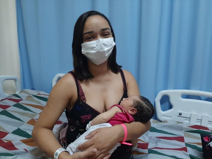 Após parto com apoio de policiais militares, mãe e filha são atendidas no 'Abelardo Santos'
