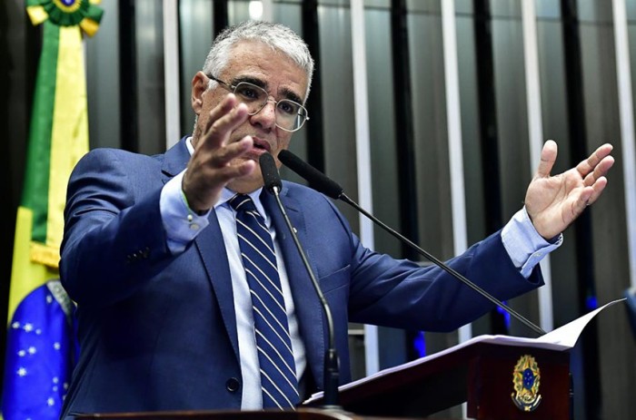 Girão critica aposentadoria compulsória de juíza de Minas Gerais