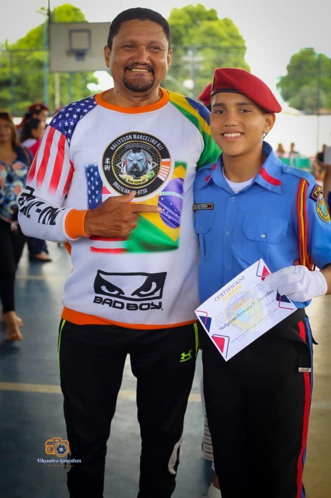 Multicampeão de Jiu-jitsu, Hallysson Marcelino é condecorado com placa de Honra ao Mérito e com Alamar por suas conquistas 