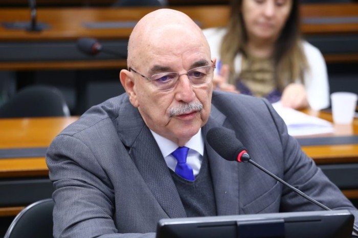 Comissão aprova projeto que obriga condomínio a comunicar caso de violência doméstica à polícia