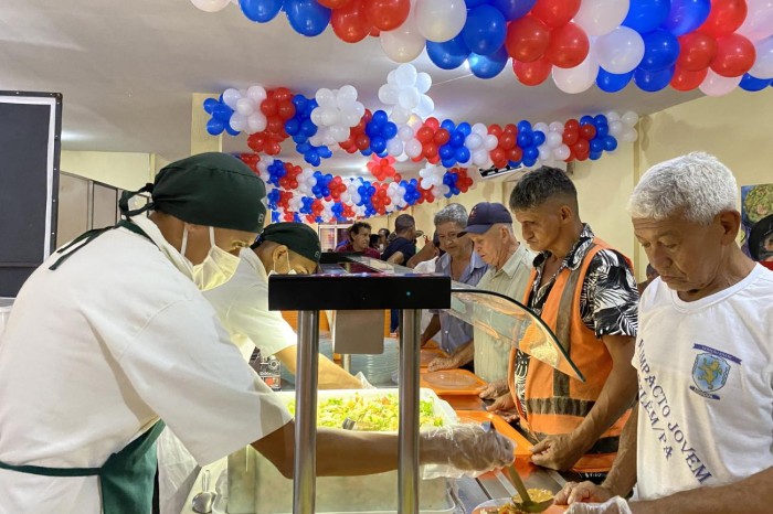 Há 17 anos, restaurante Prato Popular é garantia de alimentação saudável e barata para os mais vulneráveis