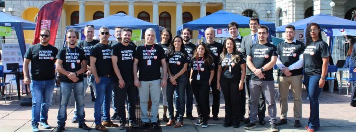 Ouvidoria Móvel atende cidadãos na Praça da Estação em BH