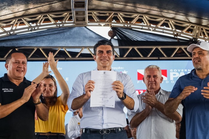 Em Itaituba, Governo assina ordem de serviço para a reconstrução de delegacia e entrega coletes balísticos