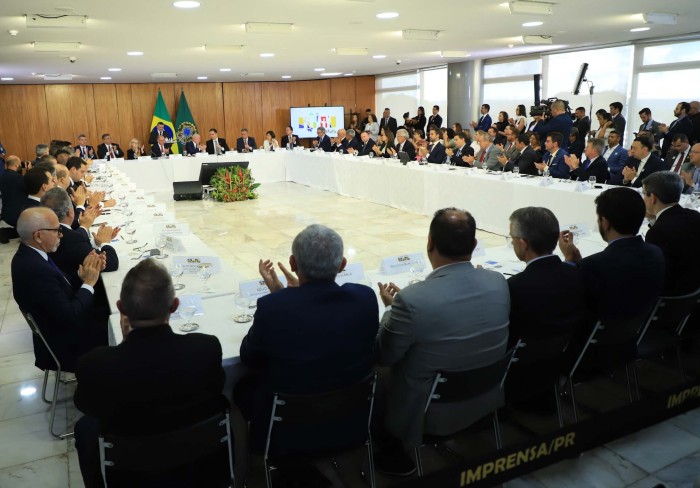Em encontro com Lula, governador Gladson Cameli reforça união no enfrentamento à violência nas escolas