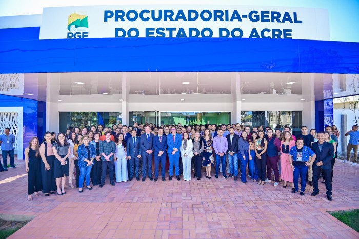 Governo entrega primeira etapa da reforma da sede da PGE em Rio Branco