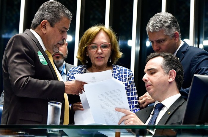 Aprovada pelo Senado, MP que retoma o Mais Médicos vai à sanção