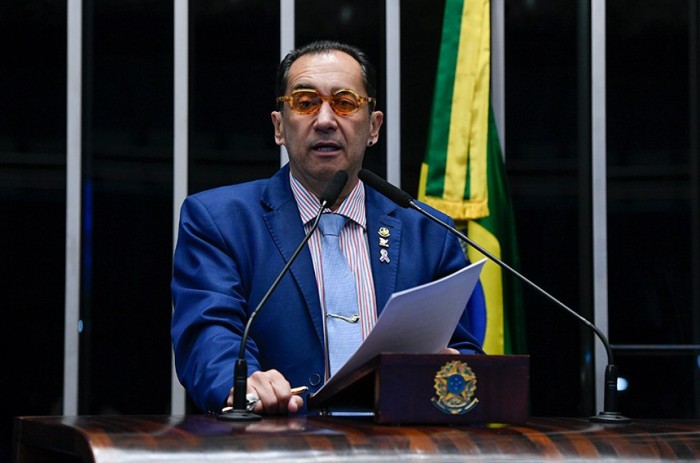 Kajuru critica projeto que pune discriminação de políticos