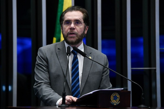 Plínio Valério alerta para possível tentativa de demissão do presidente do BC