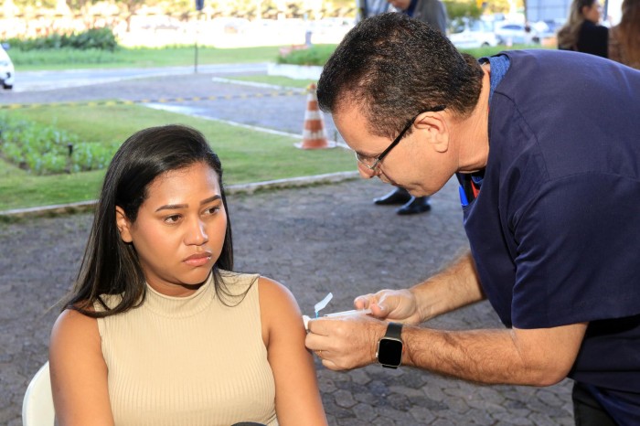 De maio a junho, mais de 100 mil pessoas imunizadas em ações itinerantes