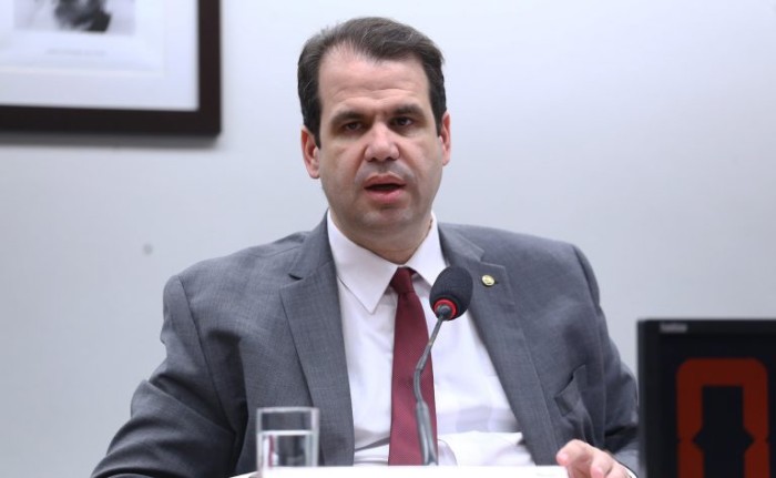 Comissão aprova isenção de impostos para materiais usados em obras de templos religiosos