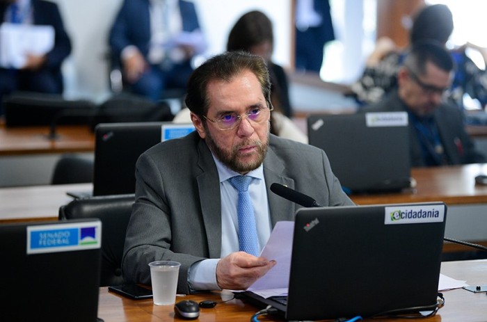 Aprovado na CE projeto que impede corte de despesas com bolsas de pesquisa