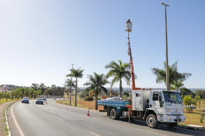 Trecho entre a Vila Planalto e a Ponte do Bragueto terá iluminação LED